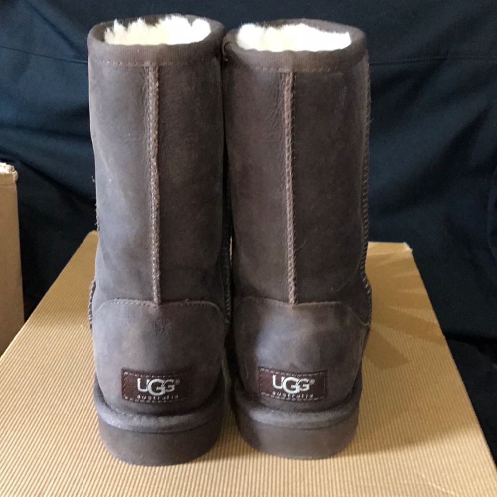 UGG CLASSIC SHORT LEATHER